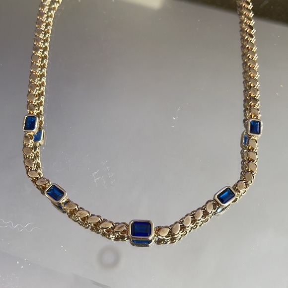 Sterling silver chain choker with sapphire color stones - Picture 2 of 6